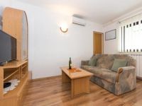 IVA, Apartmani 55m2 Apartmani Villa Diana, Punat (Otok Krk)